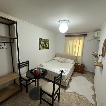 Vila Reni Risi Ksamil Luaran gambar