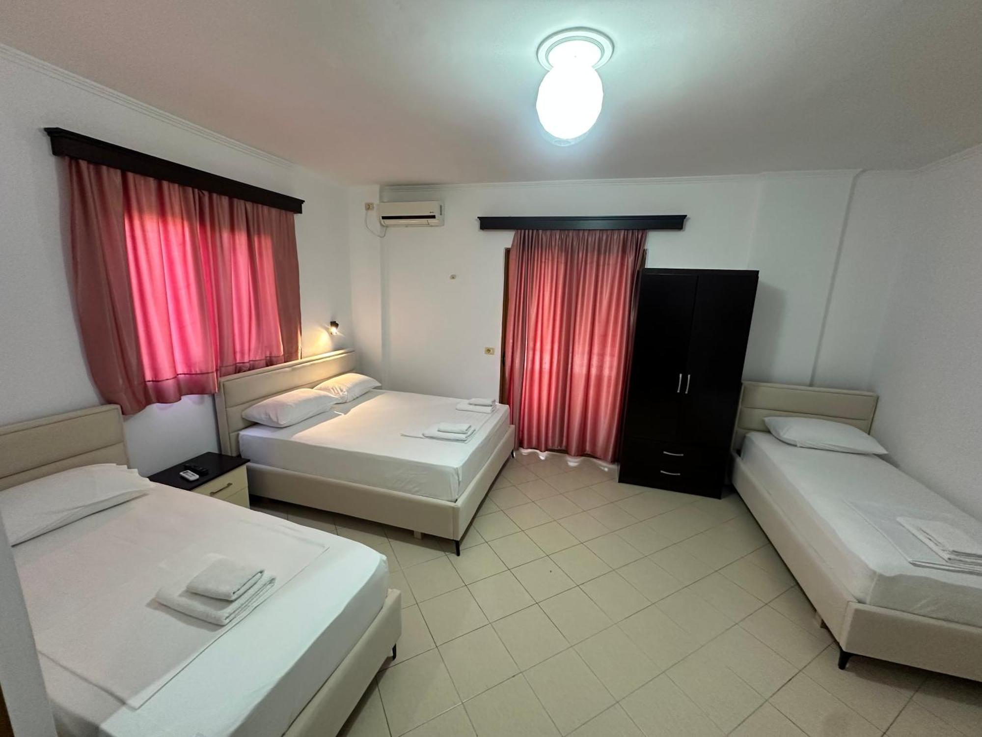 Vila Reni Risi Ksamil Luaran gambar