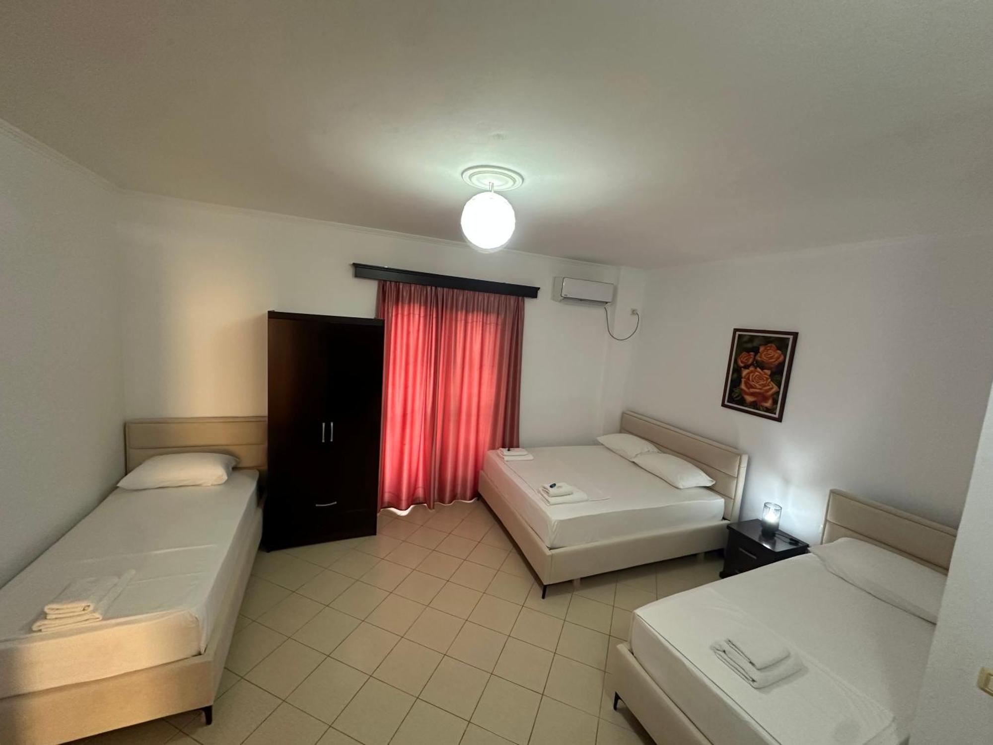 Vila Reni Risi Ksamil Luaran gambar