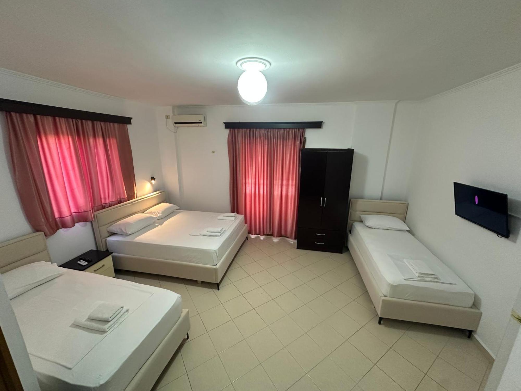 Vila Reni Risi Ksamil Luaran gambar