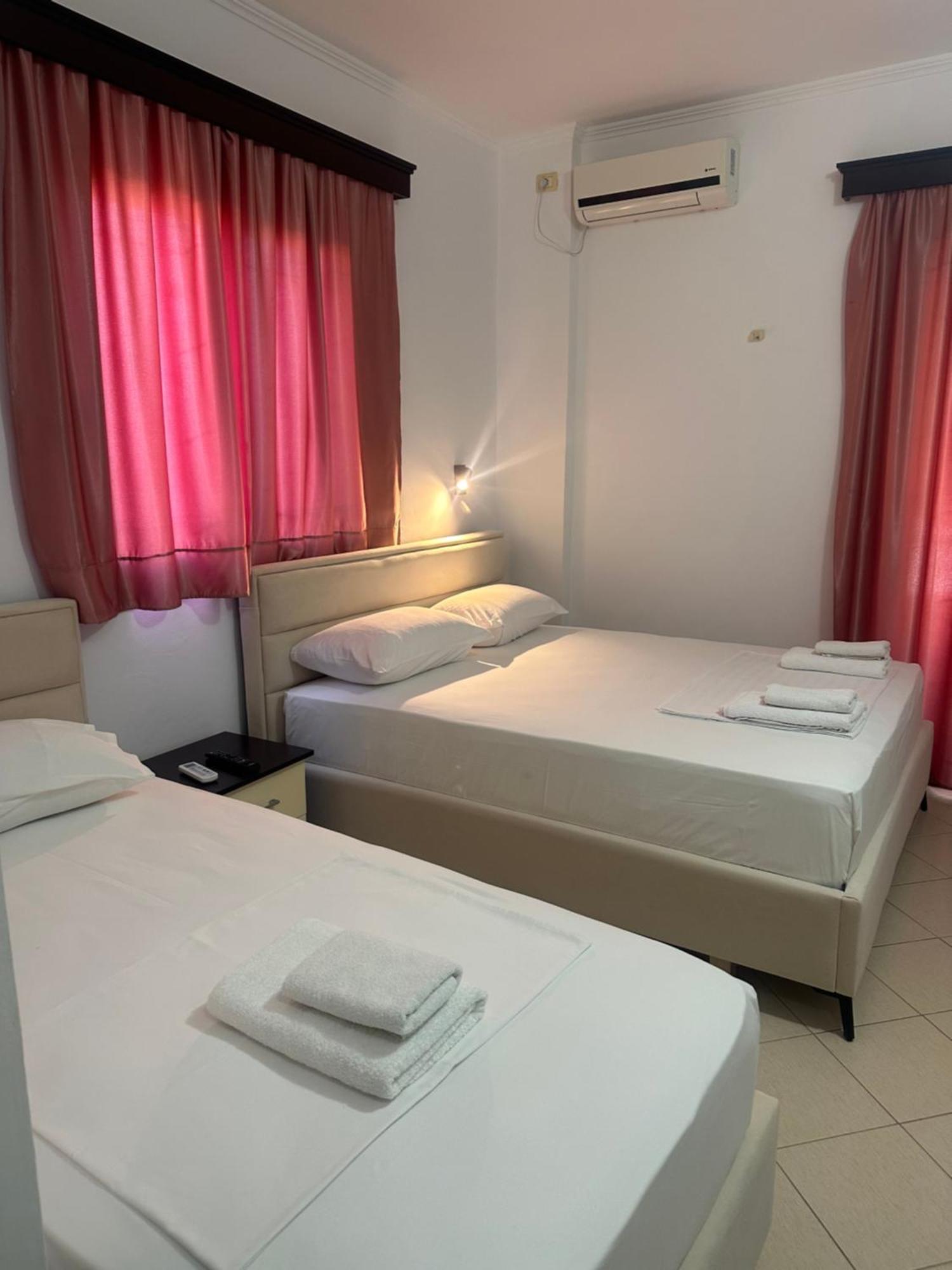 Vila Reni Risi Ksamil Luaran gambar