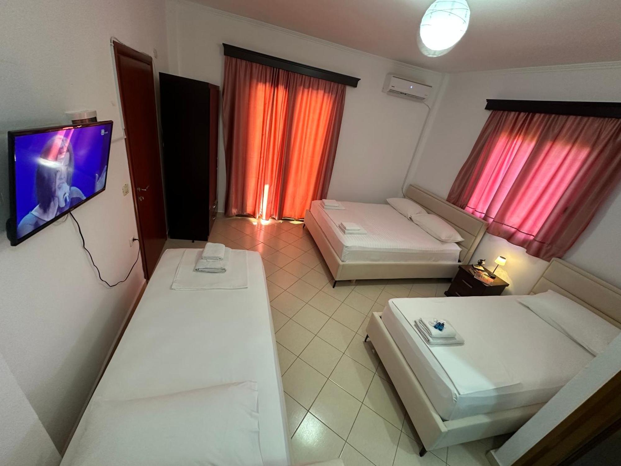 Vila Reni Risi Ksamil Luaran gambar