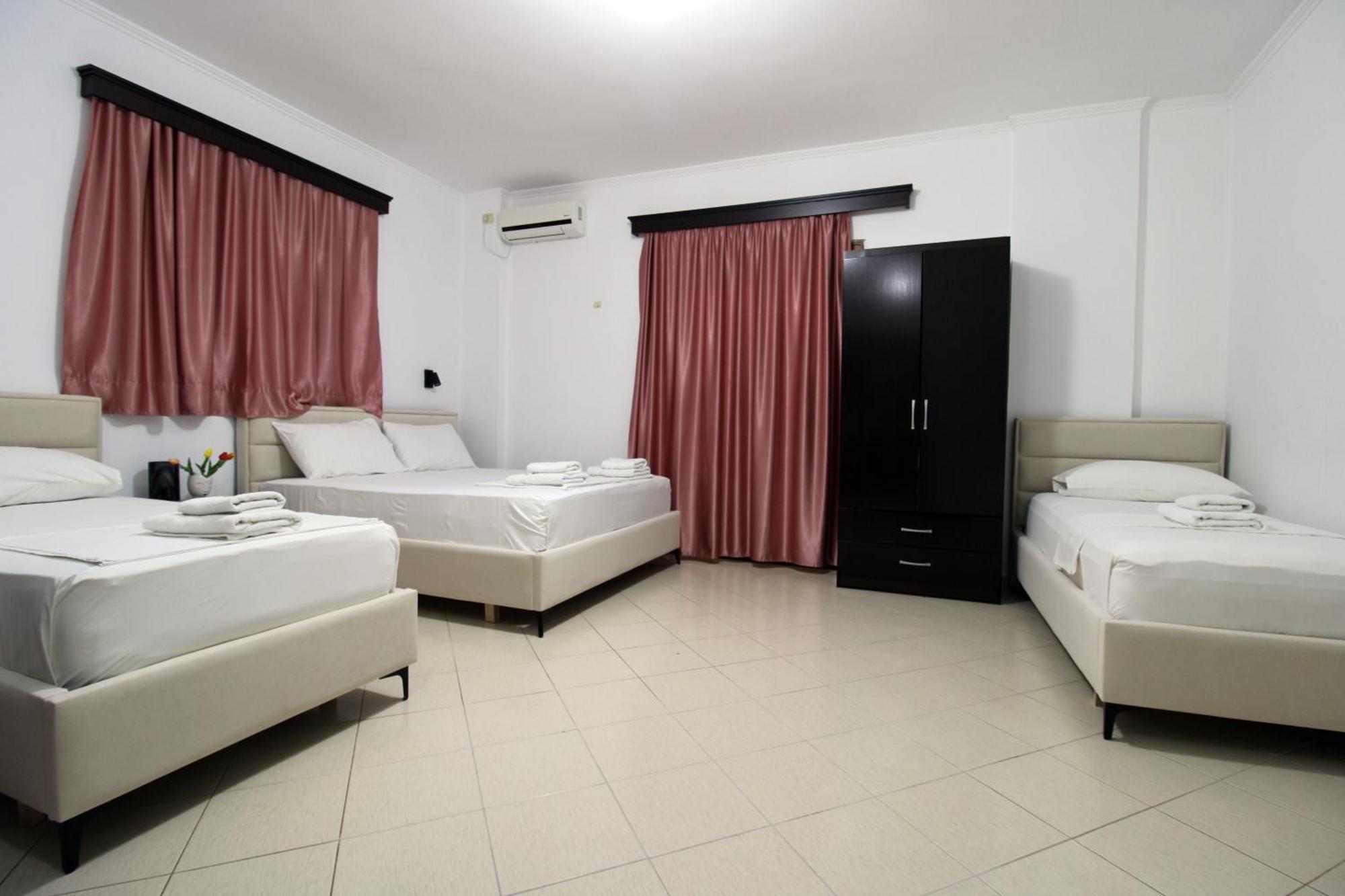 Vila Reni Risi Ksamil Luaran gambar