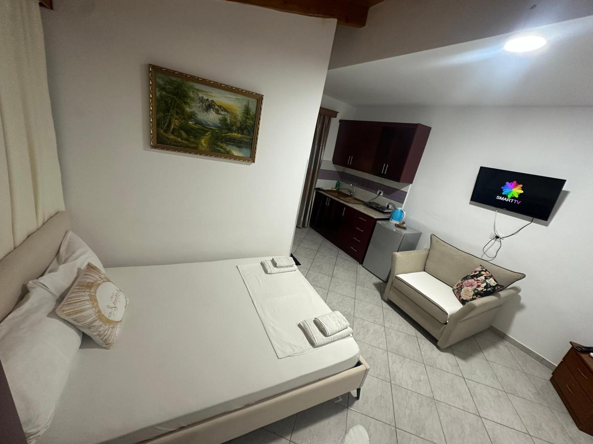 Vila Reni Risi Ksamil Luaran gambar